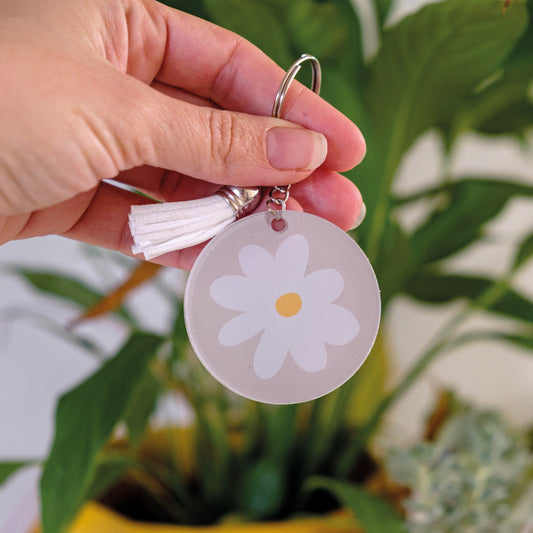 Beige Daisy Flower Keyring